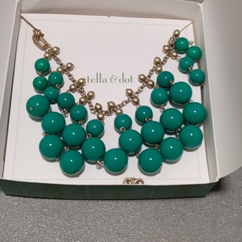 Stella & dot necklace